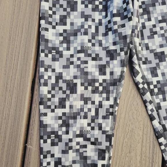 Black, White + Grey Checkered Pro Leggings | Size XS or S | Nike Pro - Picture 3 of 6
